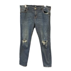 Old Navy Distressed Knees Medium Wash Size 18 Long F 7